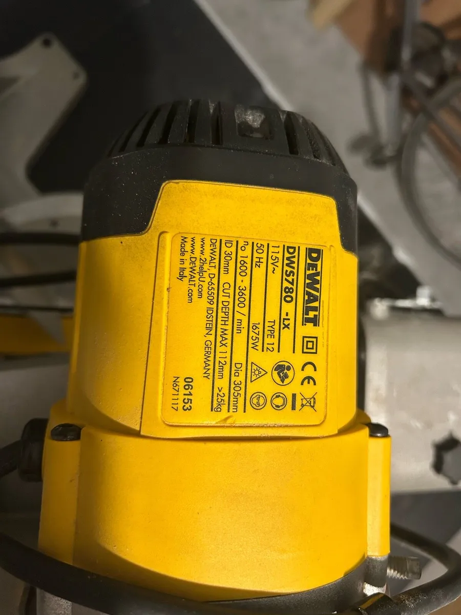 Dewalt chopsaw 305mm - Image 3