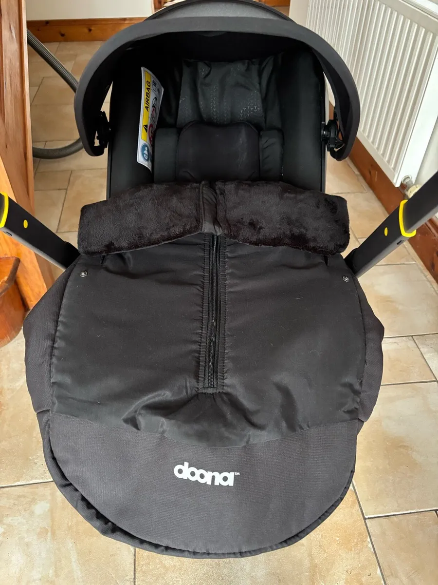Doona l Carseat Stroller Nitro Black - Image 3