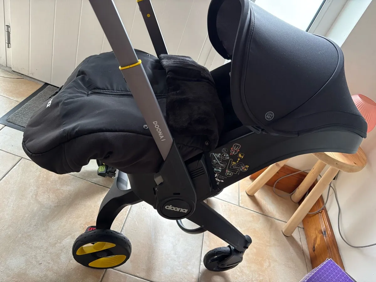 Doona l Carseat Stroller Nitro Black - Image 1