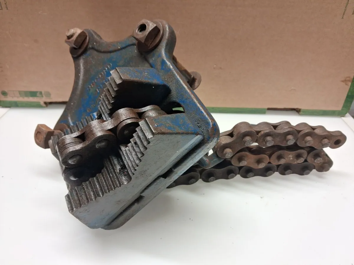 Record pipe vice - Image 1