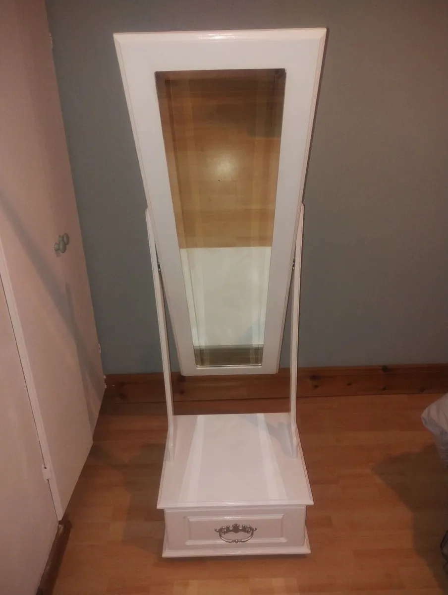 Cheval mirror- tilt broken-please read ad - Image 1