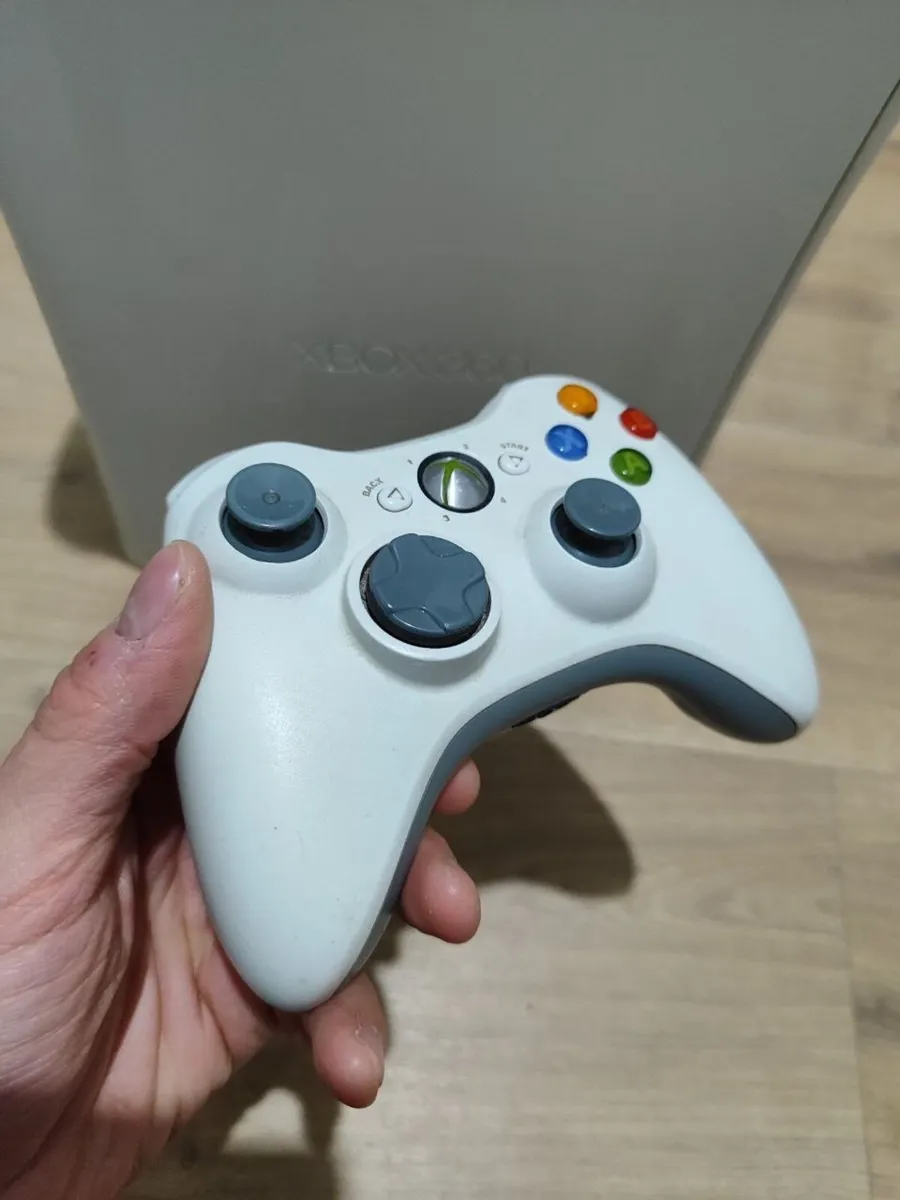 Xbox 360 Console – Excellent Condition + Game - Image 4