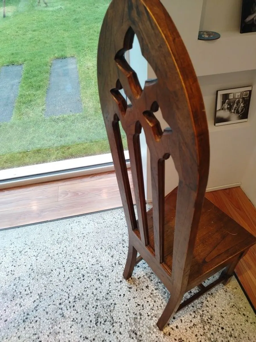 Beautiful chairs and table - Image 2