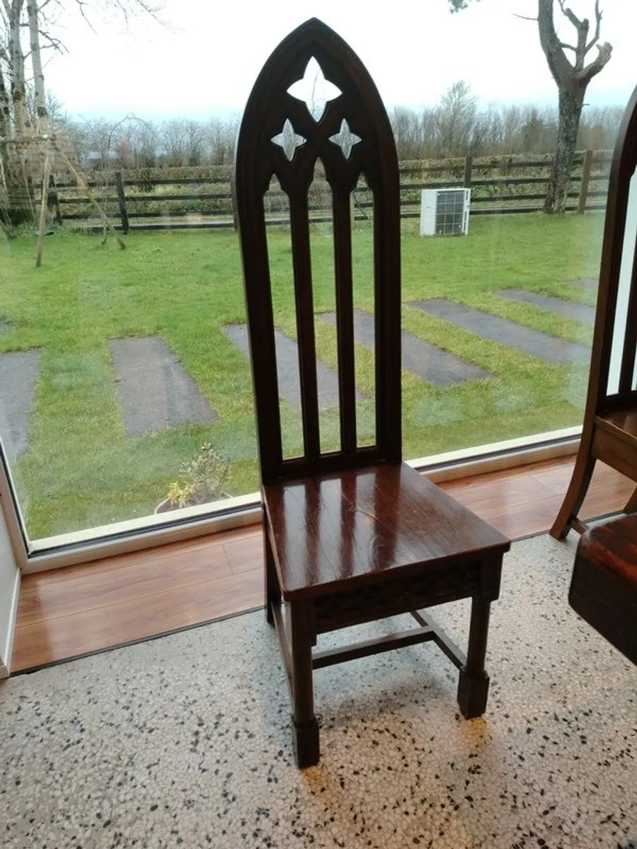 Beautiful chairs and table - Image 4