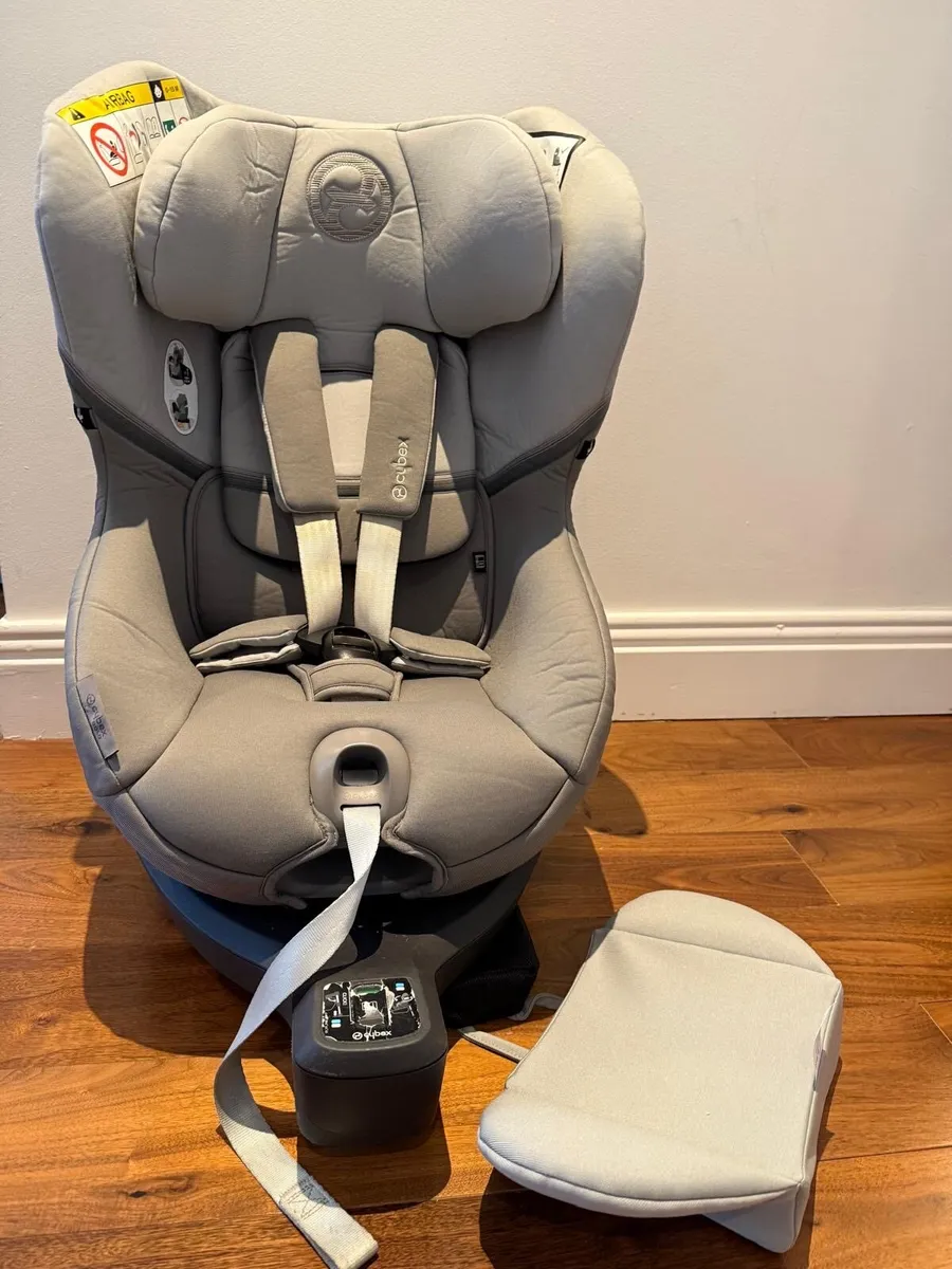 Cybex sirona car seat - Image 3