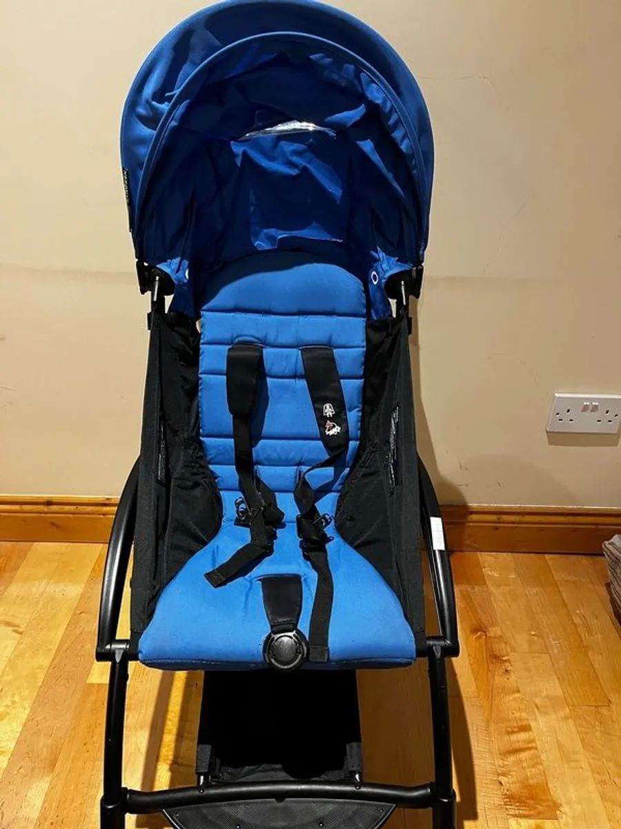 Babyzen Yoyo buggy and sleeping bag. - Image 1