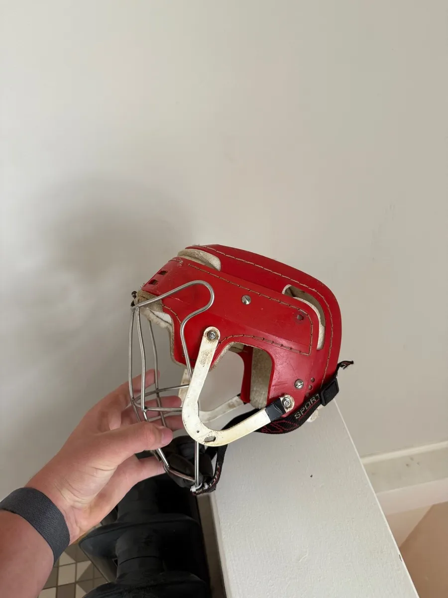 Oldstyle Kilkenny guard - Image 3