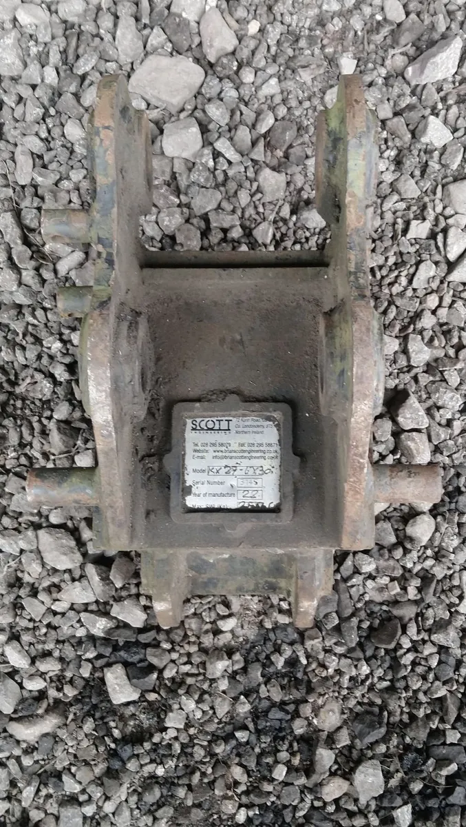 KUBOTA U27 KX027 QUICK HITCH FOR HITACHI BUCKETS - Image 3