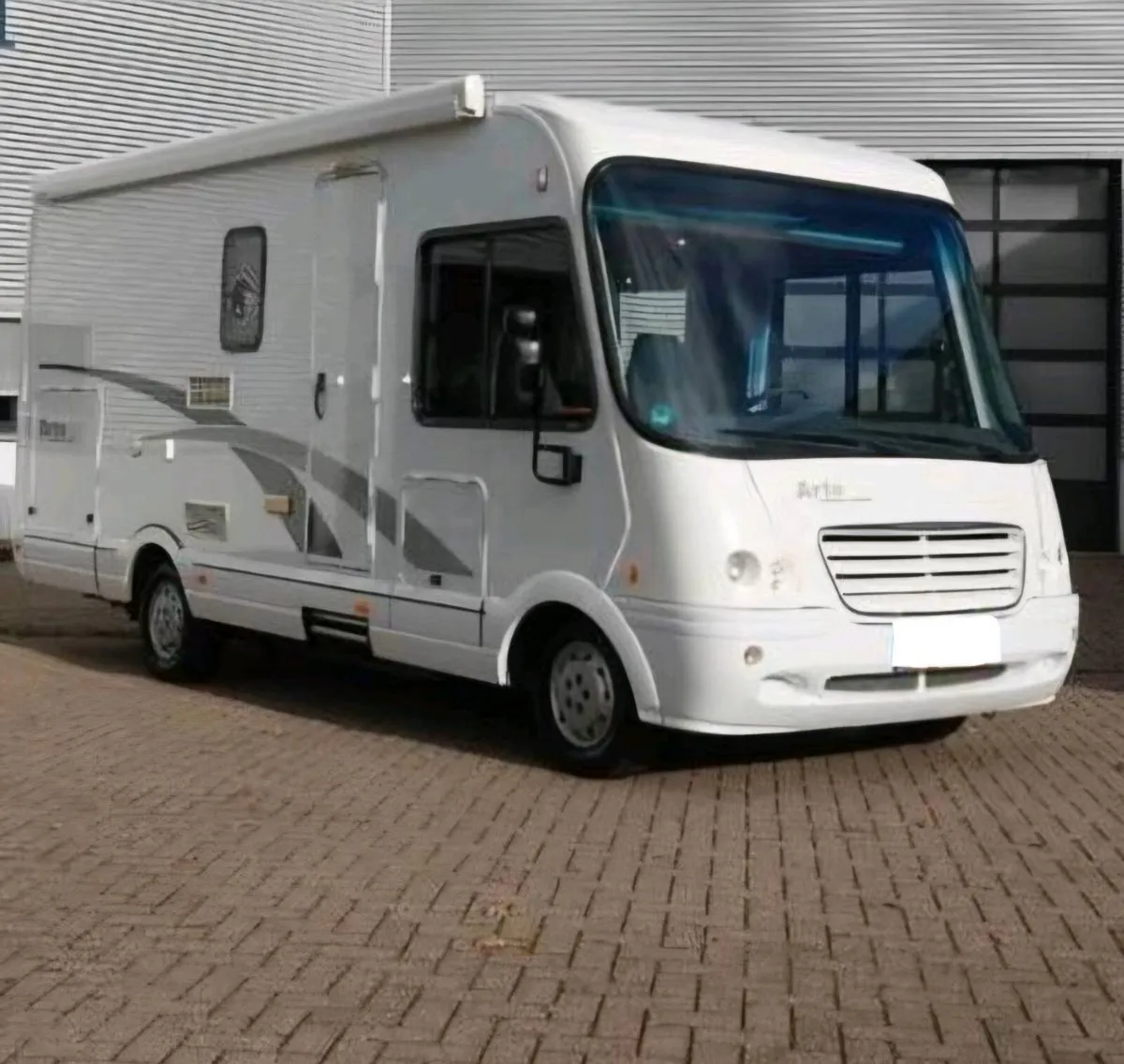 2005 Niesmann & Bischoff Arto 64G - Image 2