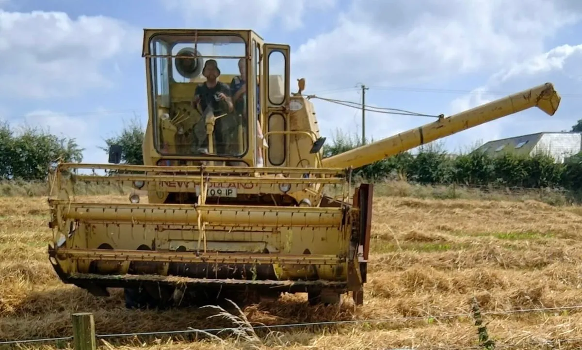 New Holland 1545 - Image 1