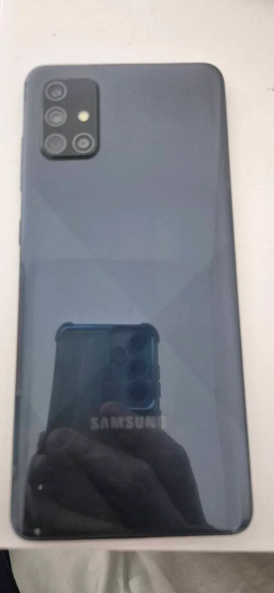 Samsung Galaxy A71 - Image 2