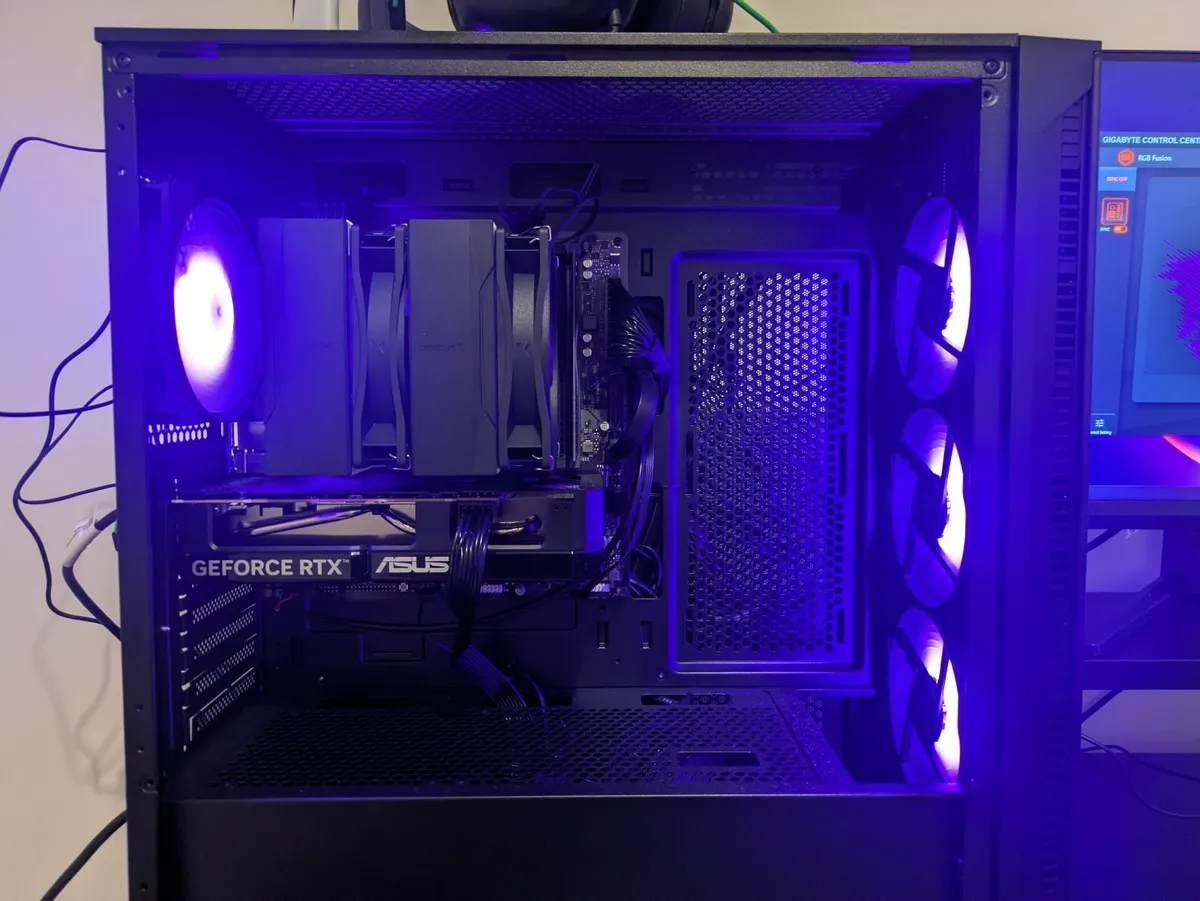 Gaming PC i5 14600KF, RTX 5060, 32 GB RAM, 27 QHD - Image 2