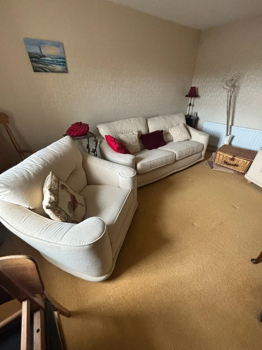 3 Piece Suite - Image 2