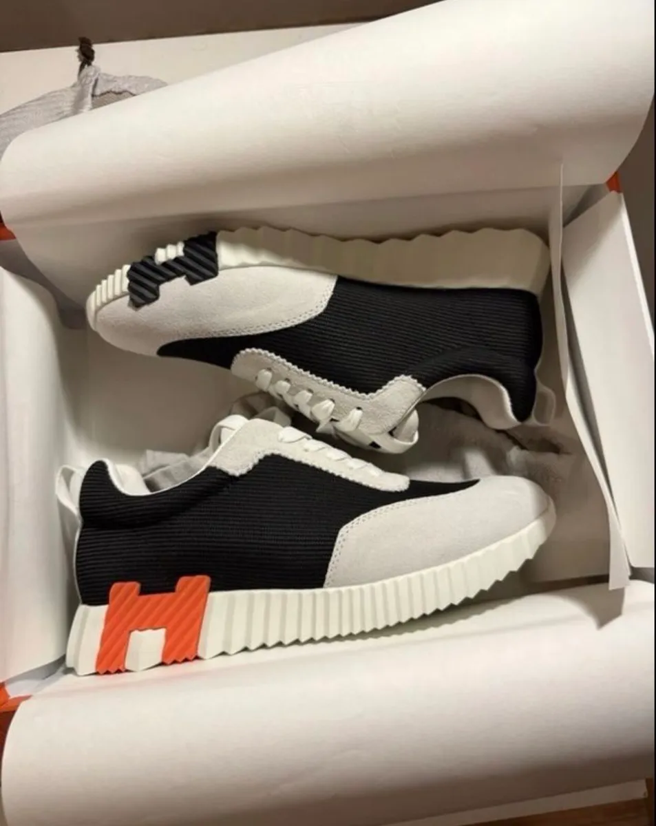 Ladies Hermes shoes - Image 1