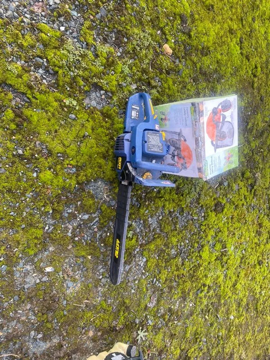 Strimmer, Chainsaw with Helmet, Hedge cutter  all petroleum. - Image 3