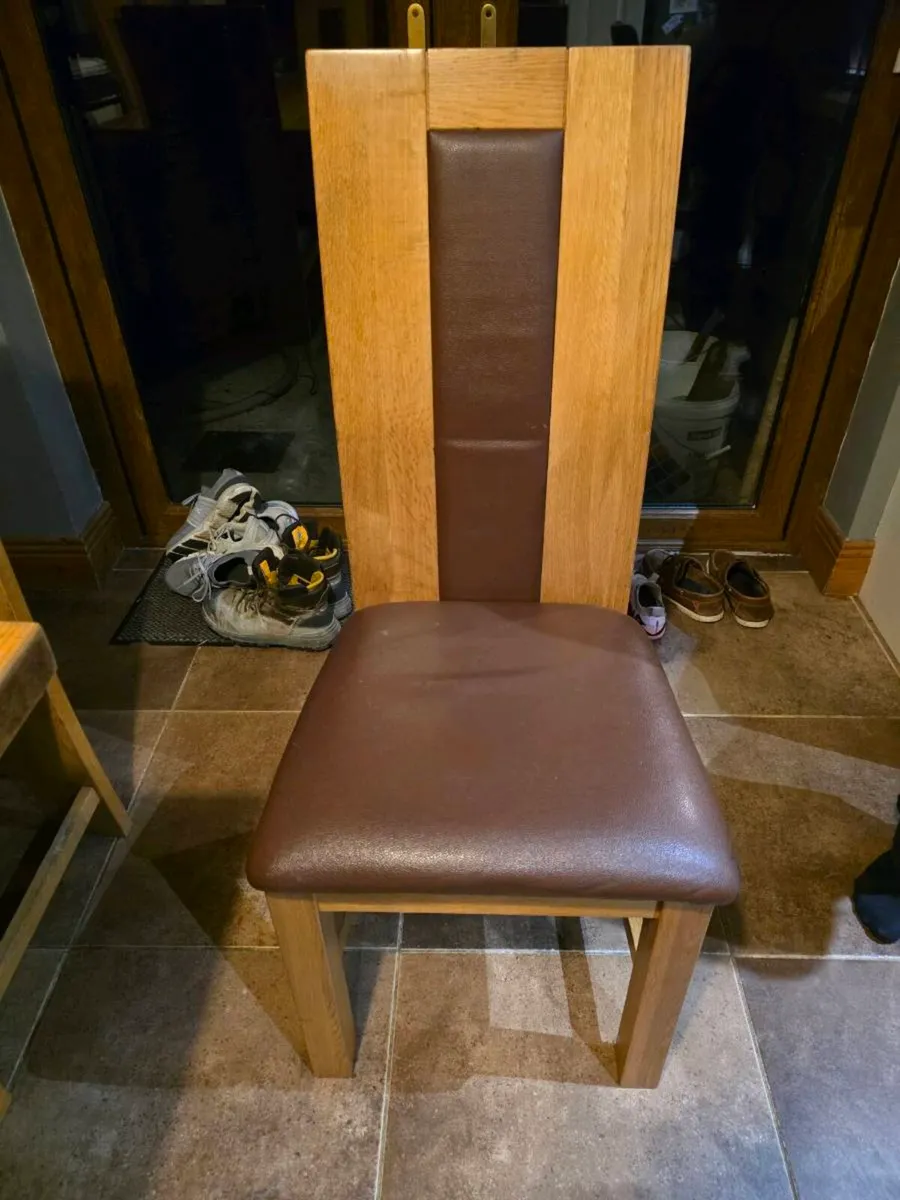 Table and 6 chairs - Image 2