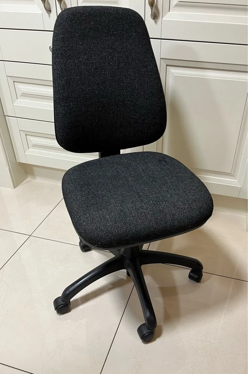 Office Chair with Gas Lift Seat - Image 1