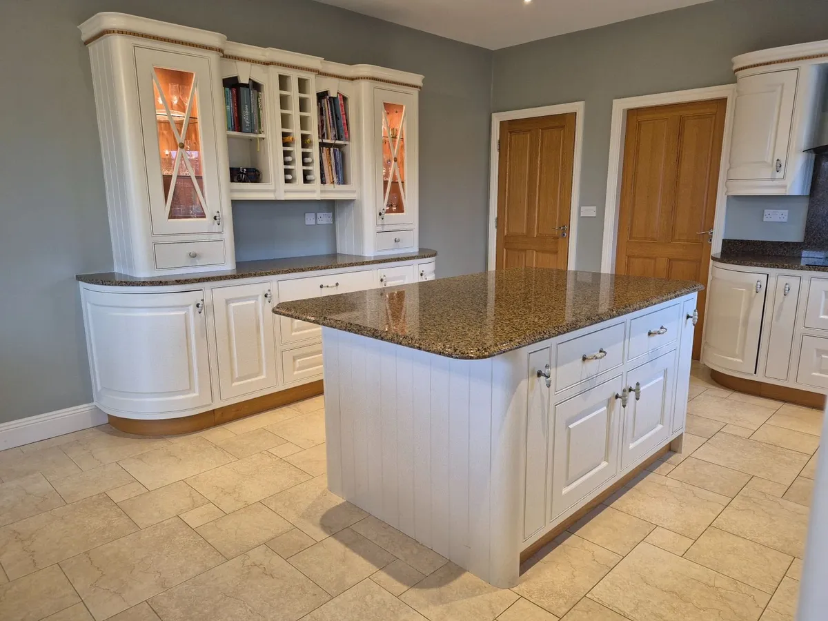 Solid oak kitchen & granite countertop - Image 2