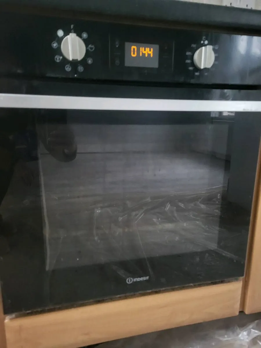 Oven - Image 2