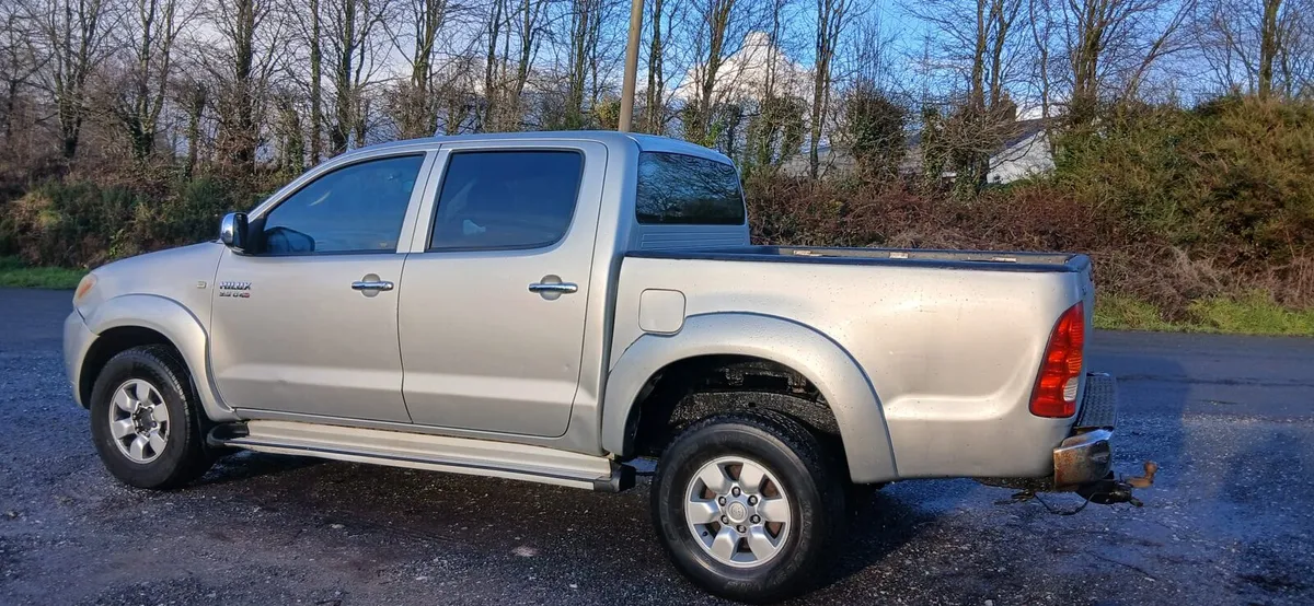08 Toyota hilux 3.0 Diesel ⛽️ Automatic  4x4 - Image 4