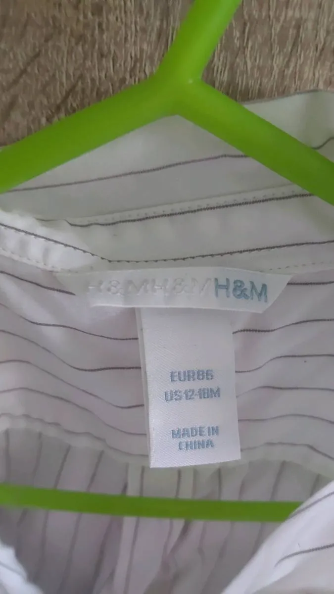 White boy shirt 12/18 months - Image 2