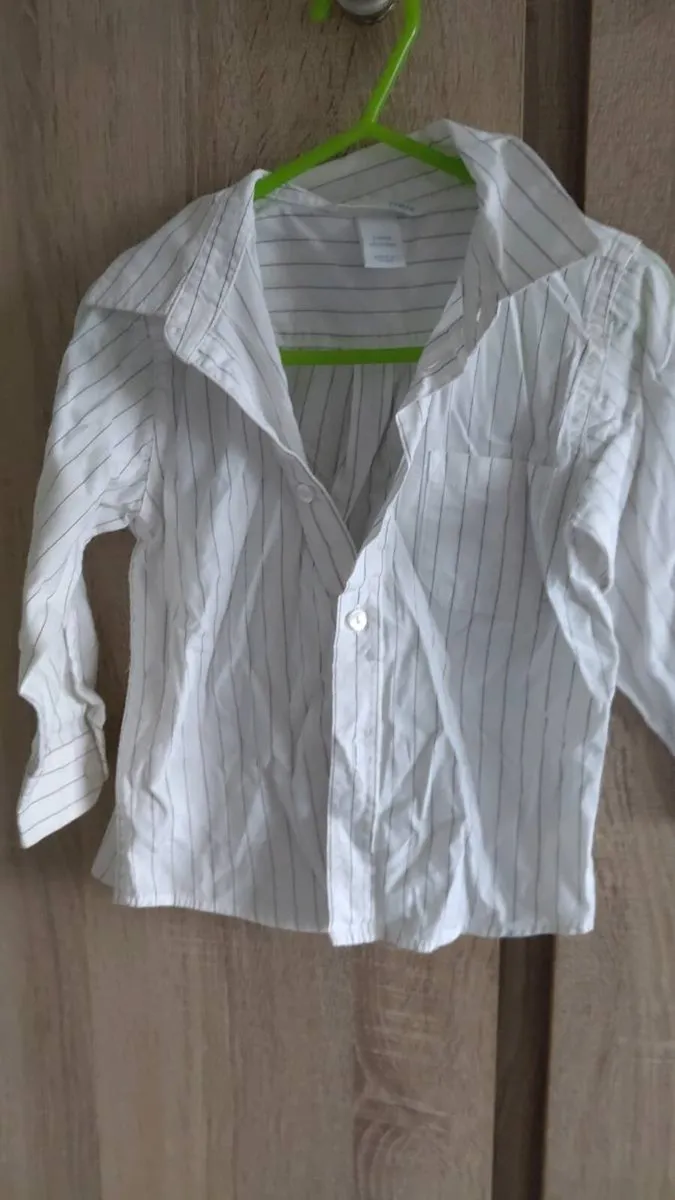 White boy shirt 12/18 months - Image 1