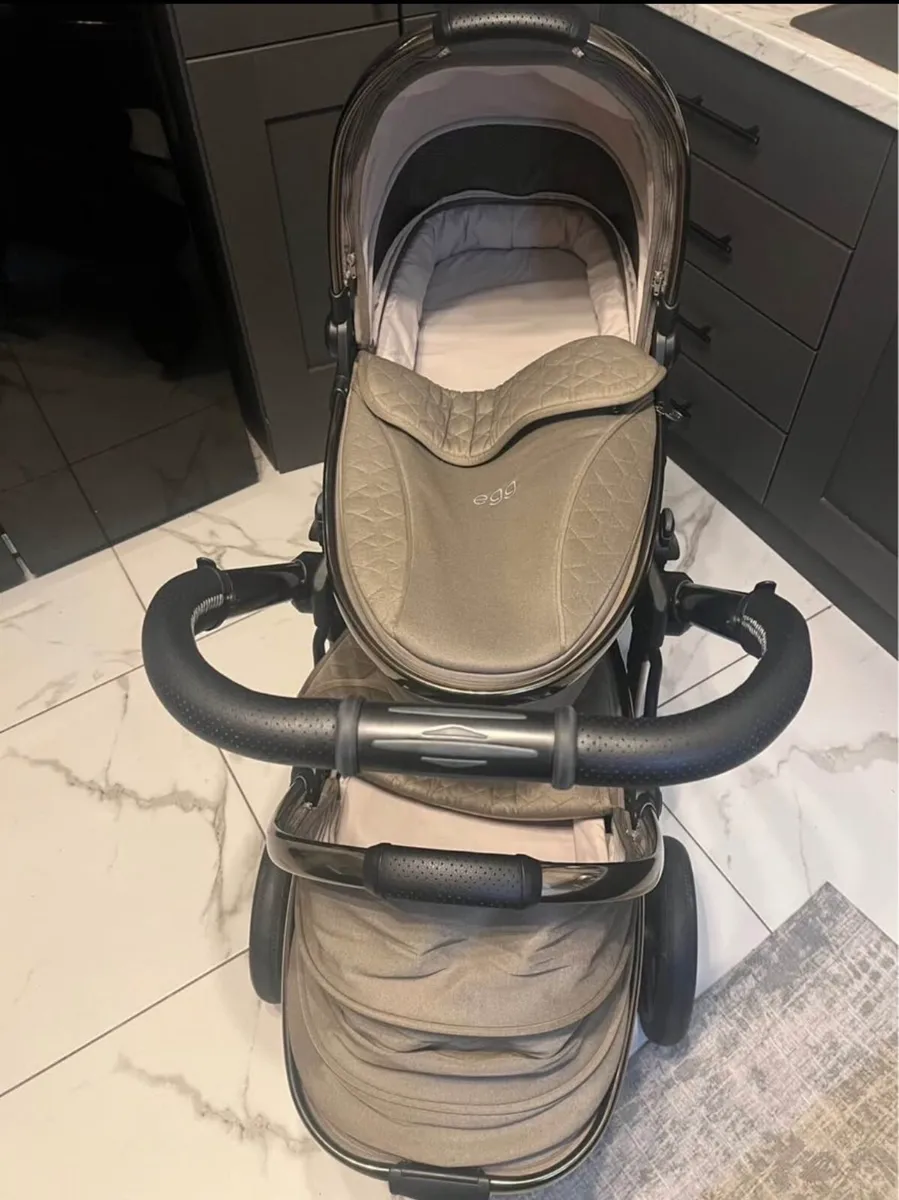 Egg 2 Twin Pram Bundle - Image 4