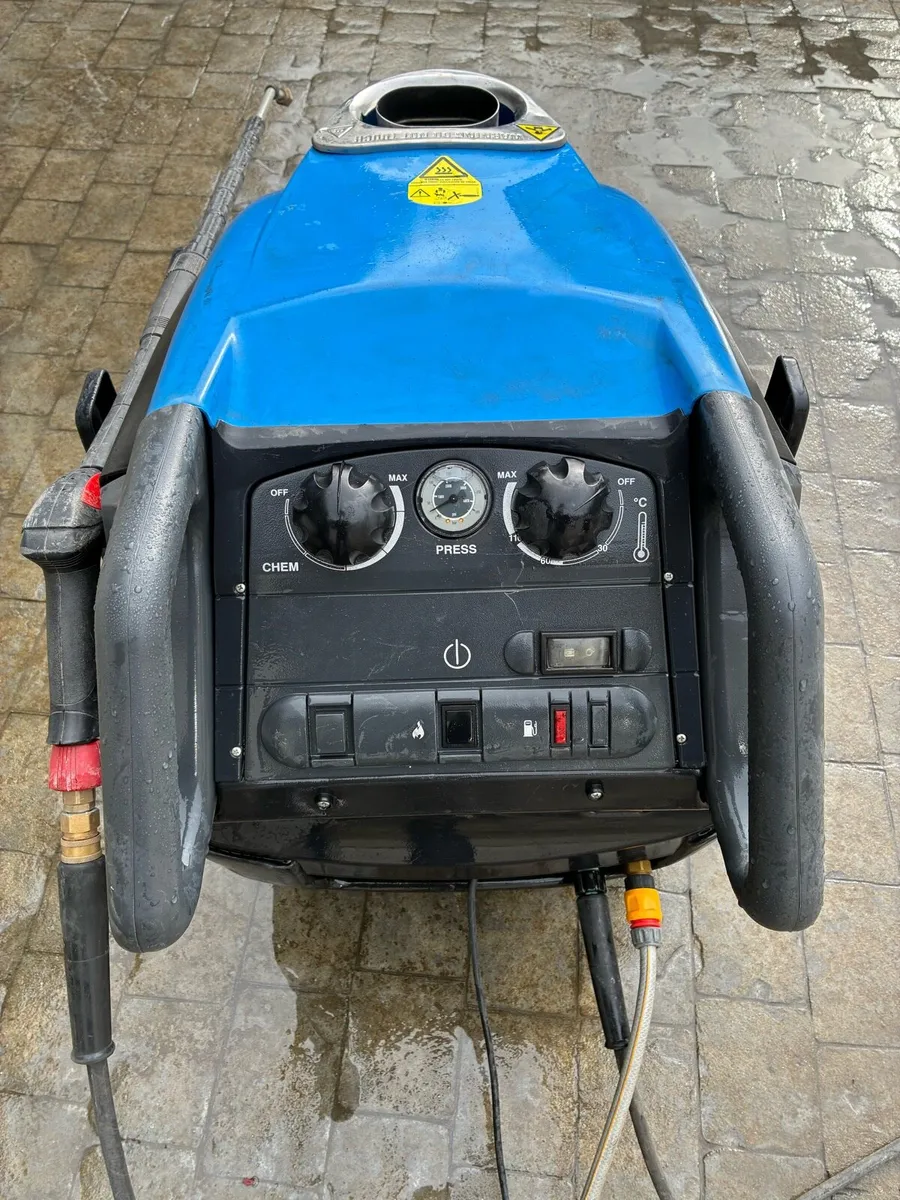 Hot and cold pressure washer 240v - Image 2