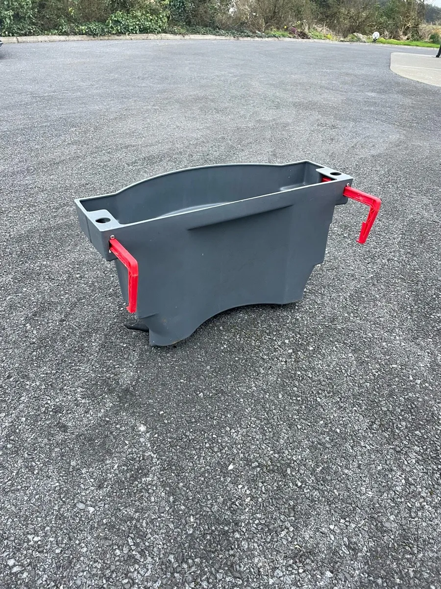 Milkbar 6 teat feeder - Image 3