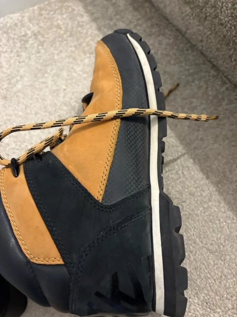 Timberland boots like new - Image 3
