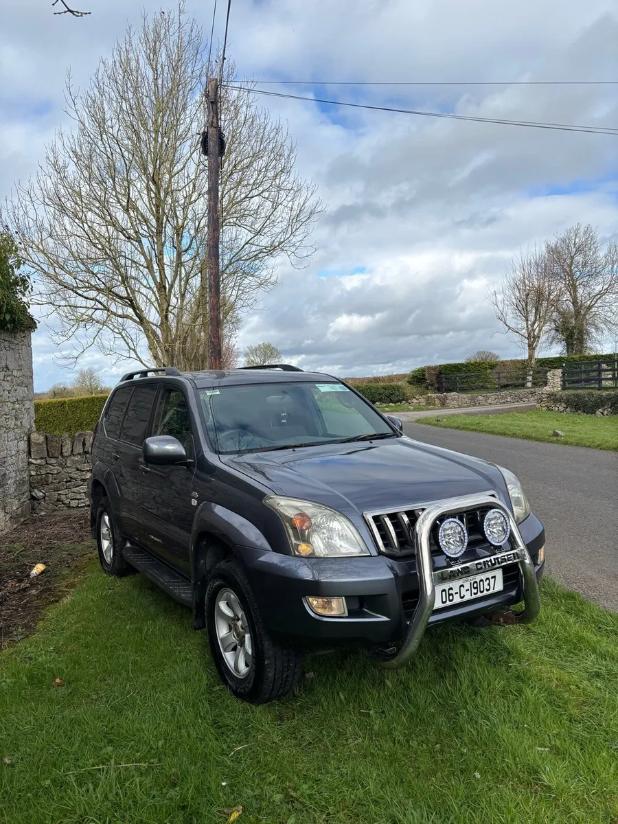 Toyota Land Cruiser - Image 4