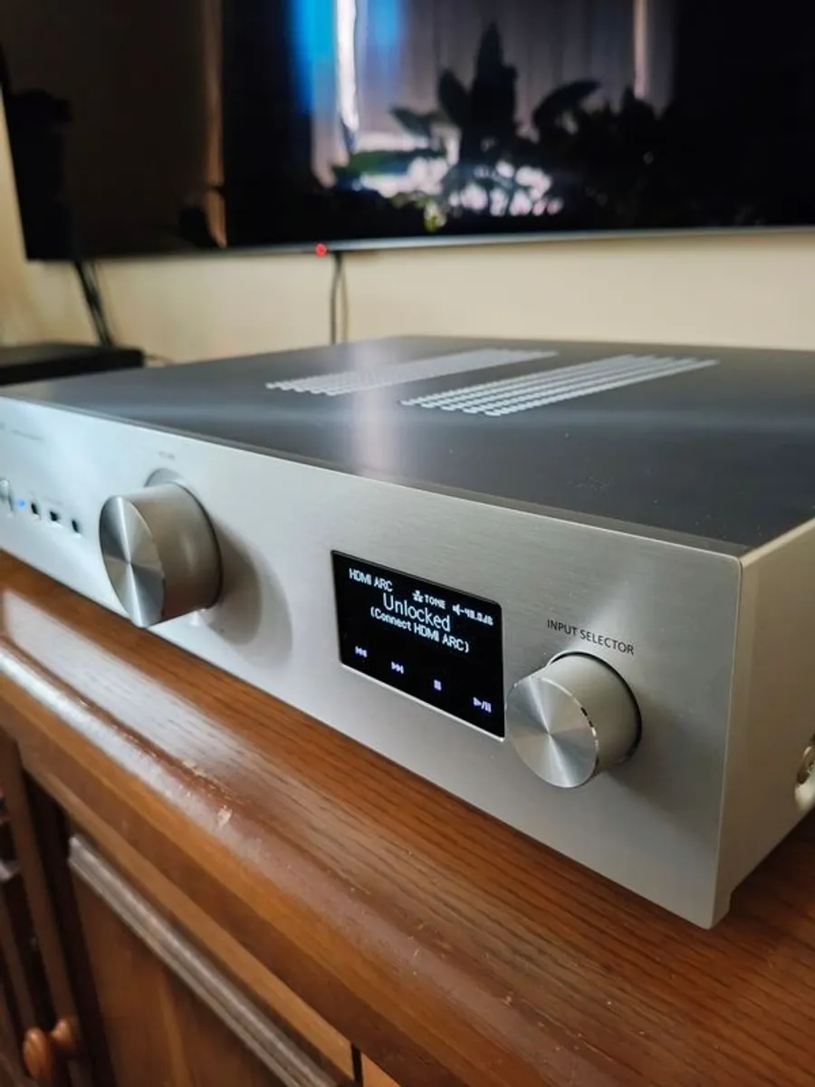 Technics SU-GX70 Streaming Integrated Amplifier - Image 1