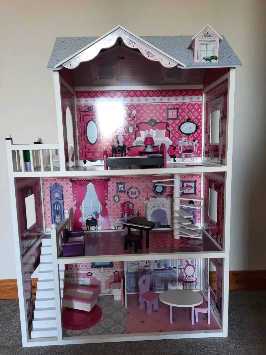 Doll house - Image 1