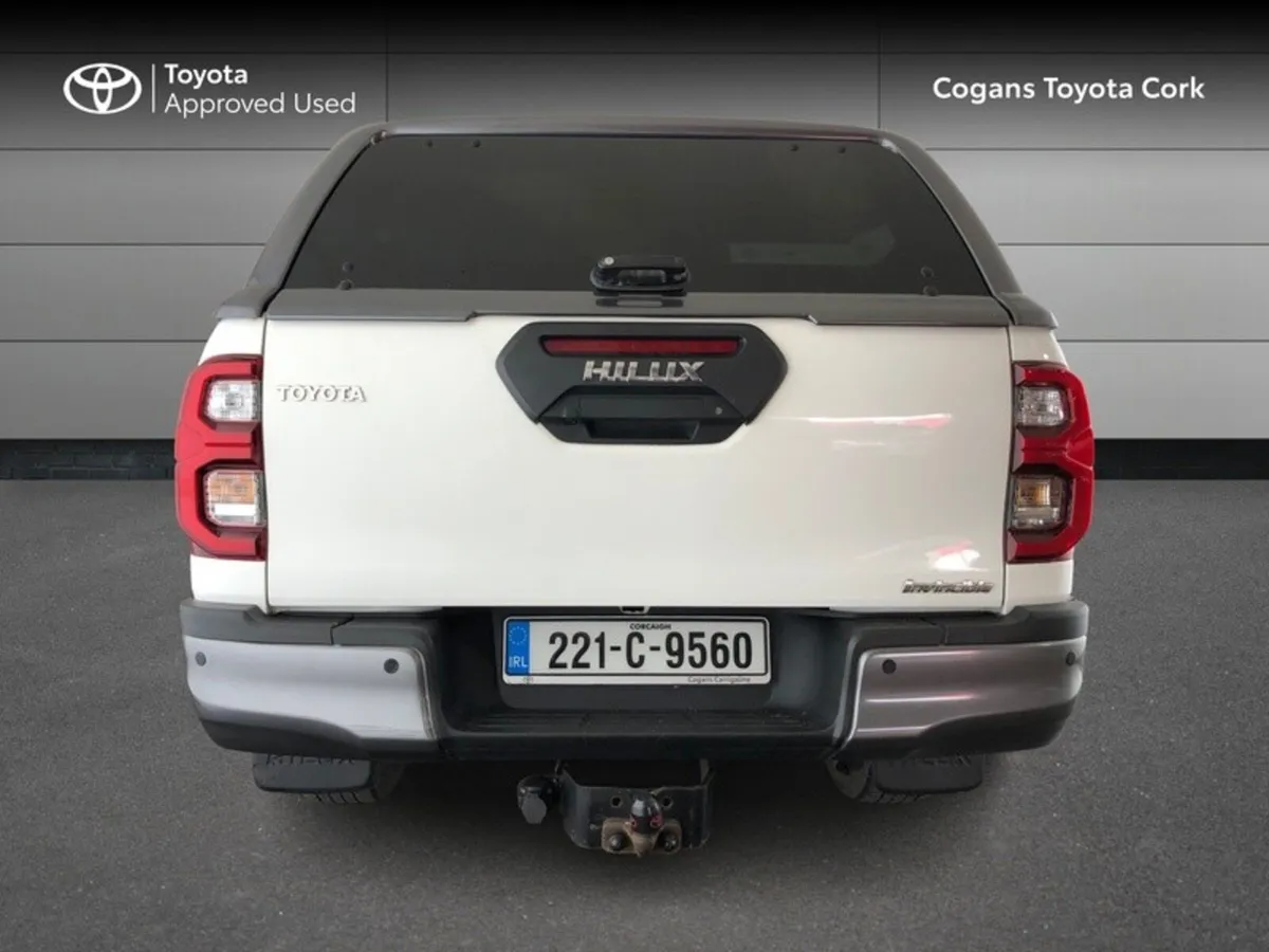 Toyota Hilux 2.8 INVINCIBLE AUTO 4DR - Image 4