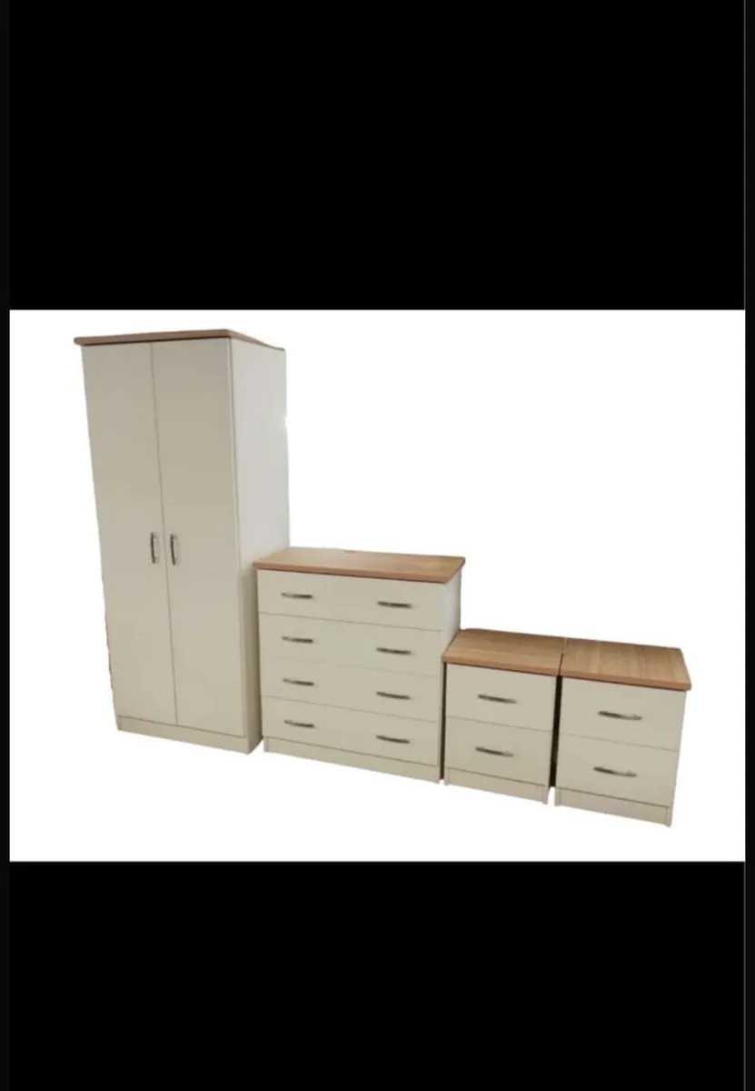 Complete sets of bedroom furniture - Image 1