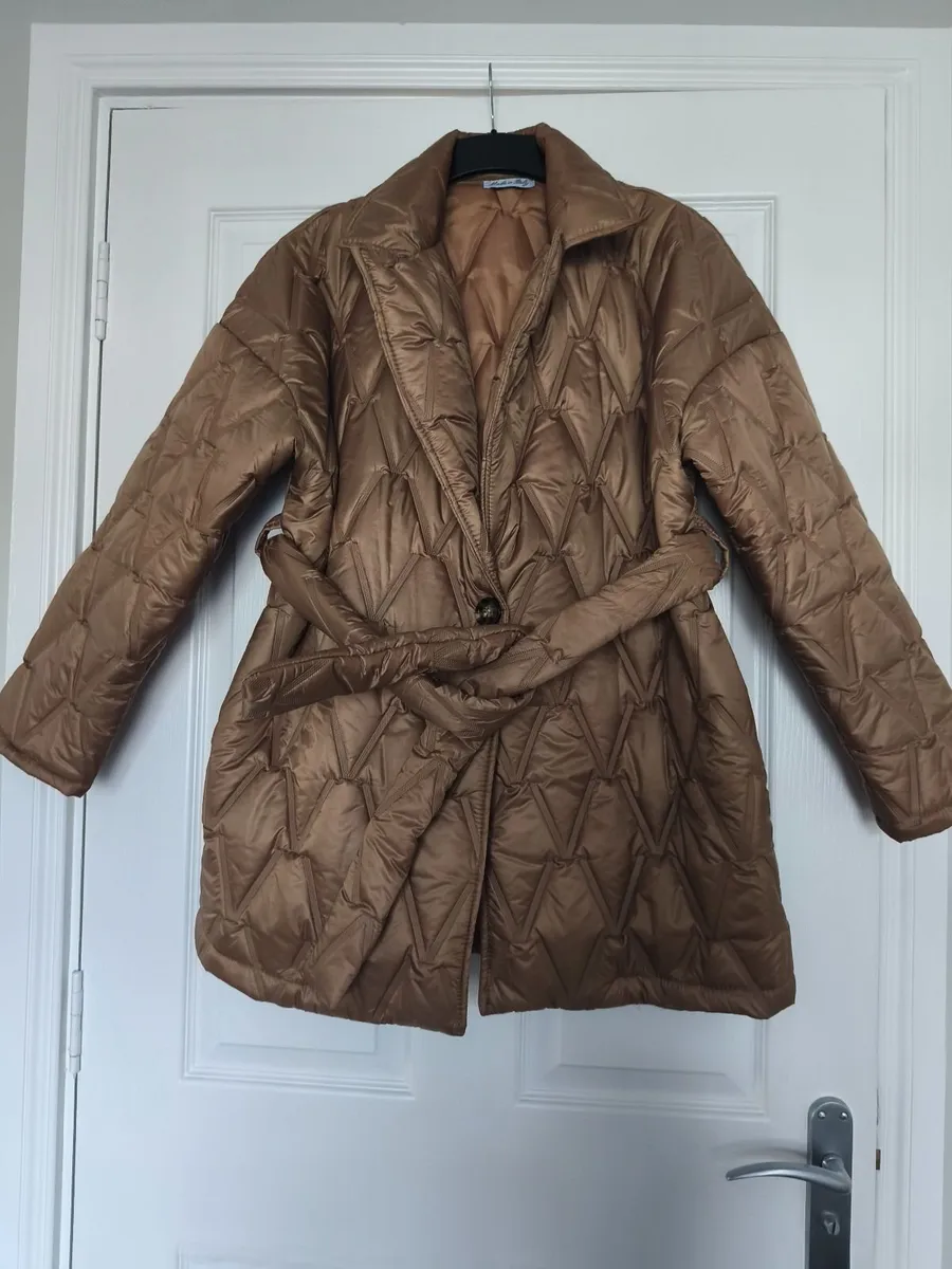 Coat one size fits up to L NEW