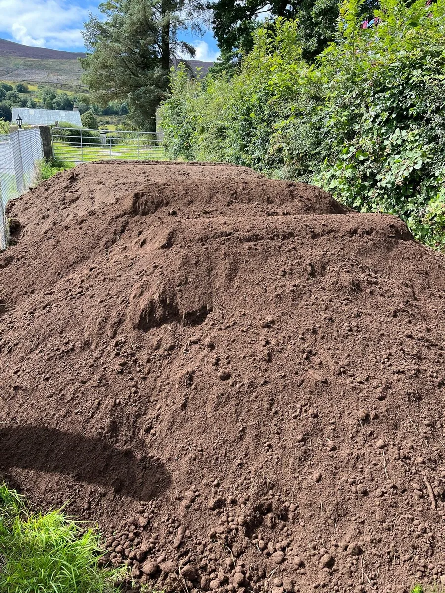 Screened top soil - Image 4