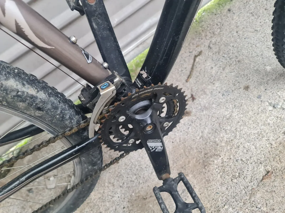 21 speed specialized lightweight moubtain bike med - Image 4