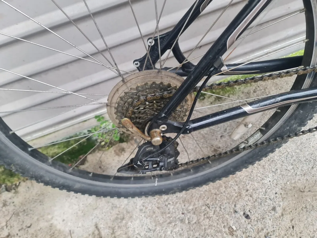 21 speed specialized lightweight moubtain bike med - Image 3