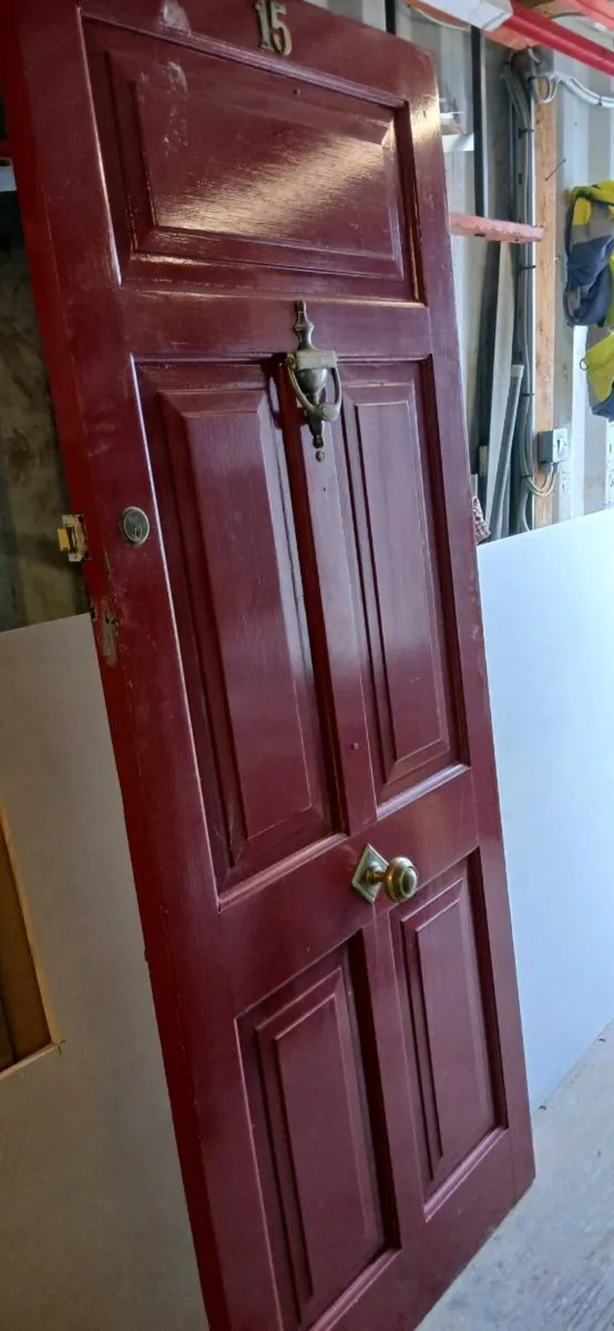 External door - Image 1