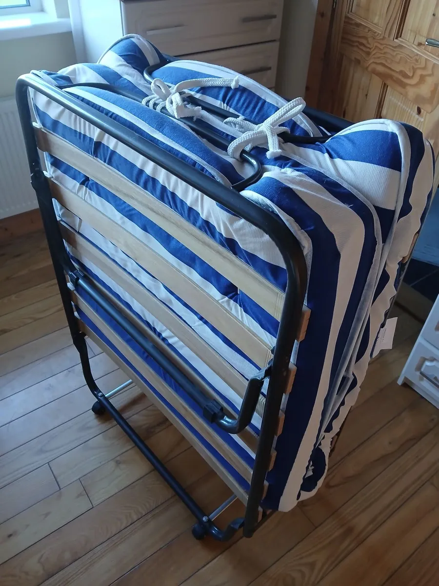 Fold up single bed - Image 3