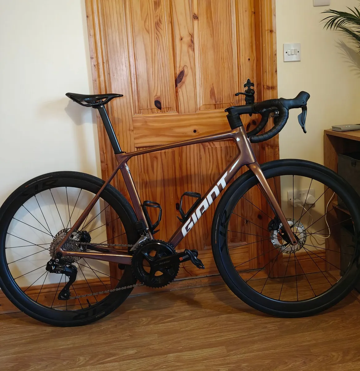 Giant TCR Pro Road Bike - Image 1