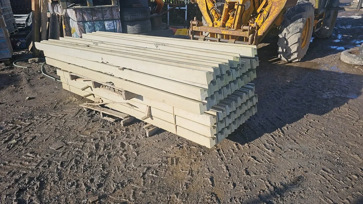 concrete fence post - Image 2