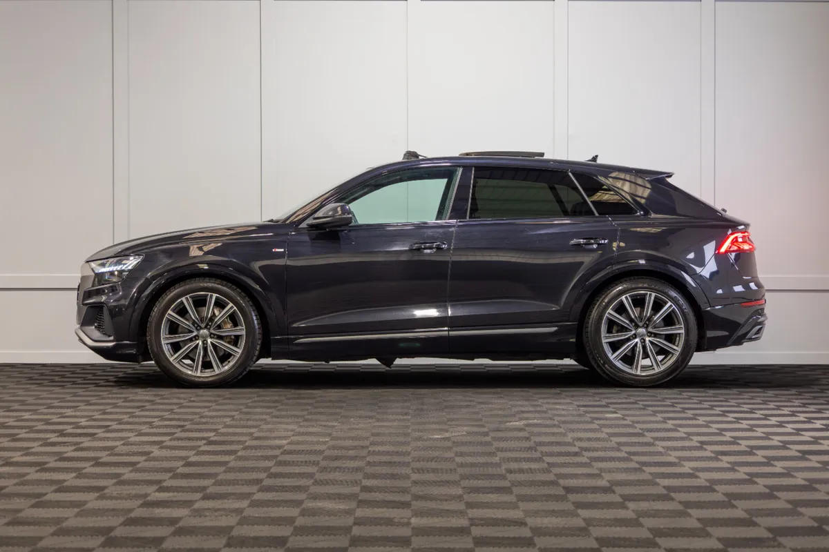192 Audi Q8 S-Line 5 Seat N1 Crewcab - Image 3