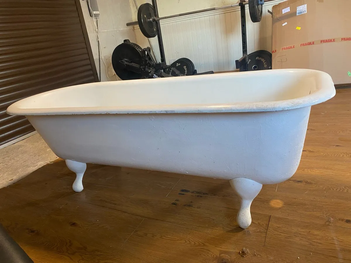 Vintage roll top cast iron bath - Image 2