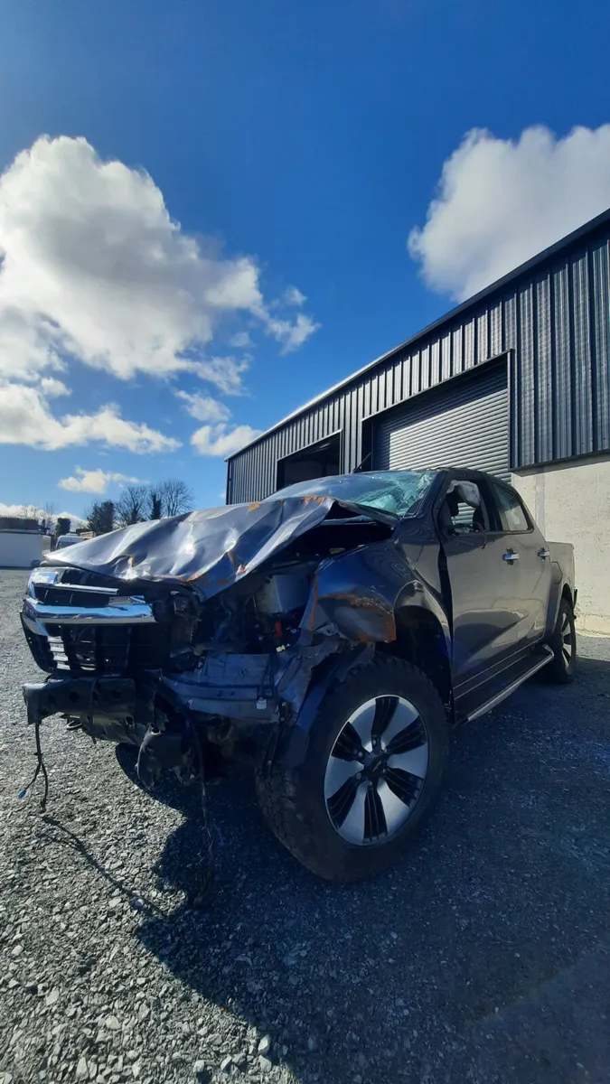 2023 Isuzu D Max For Dismantling - Image 3