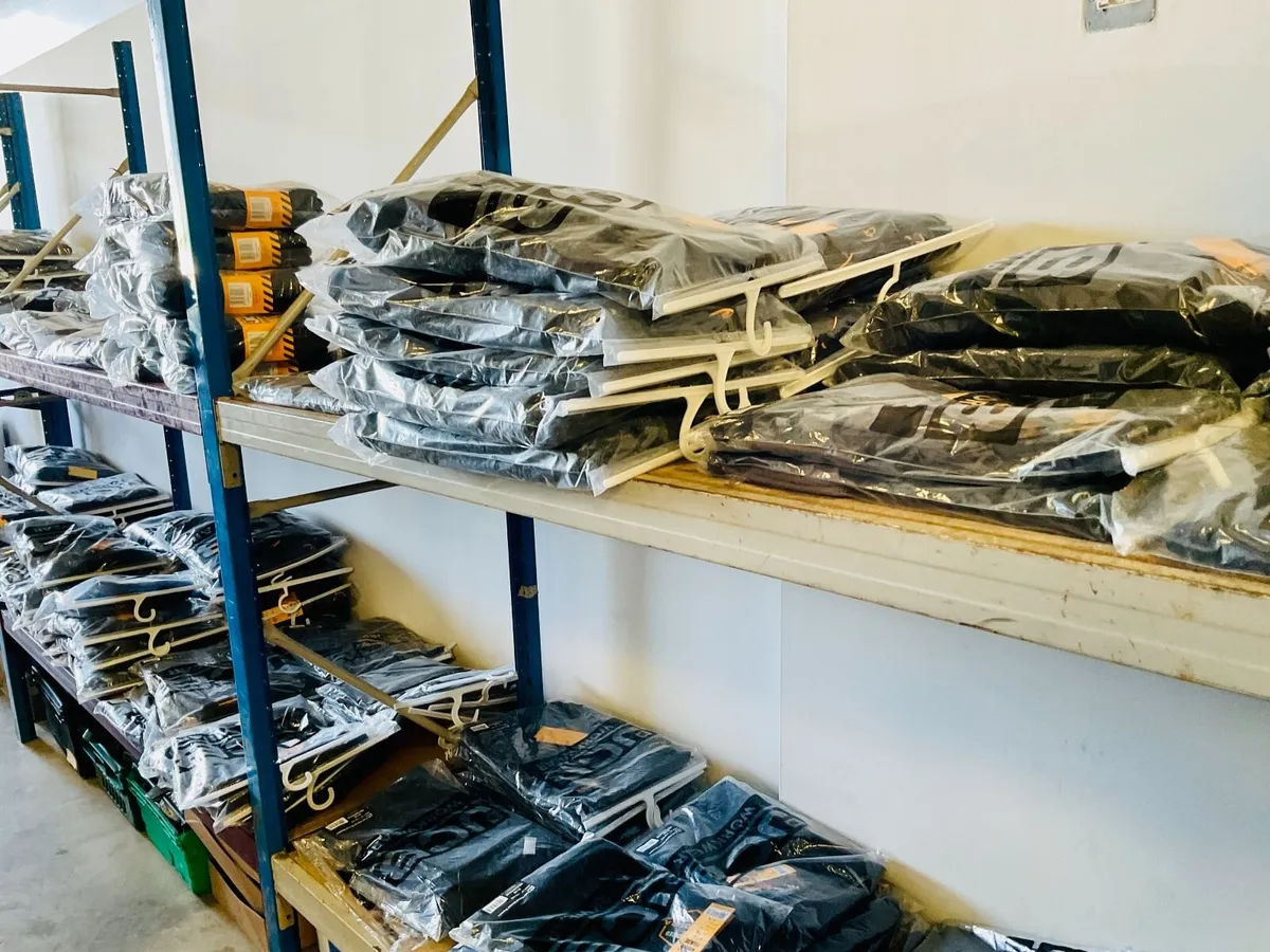 UNRESERVED WORKWEAR AUCTION - Image 3