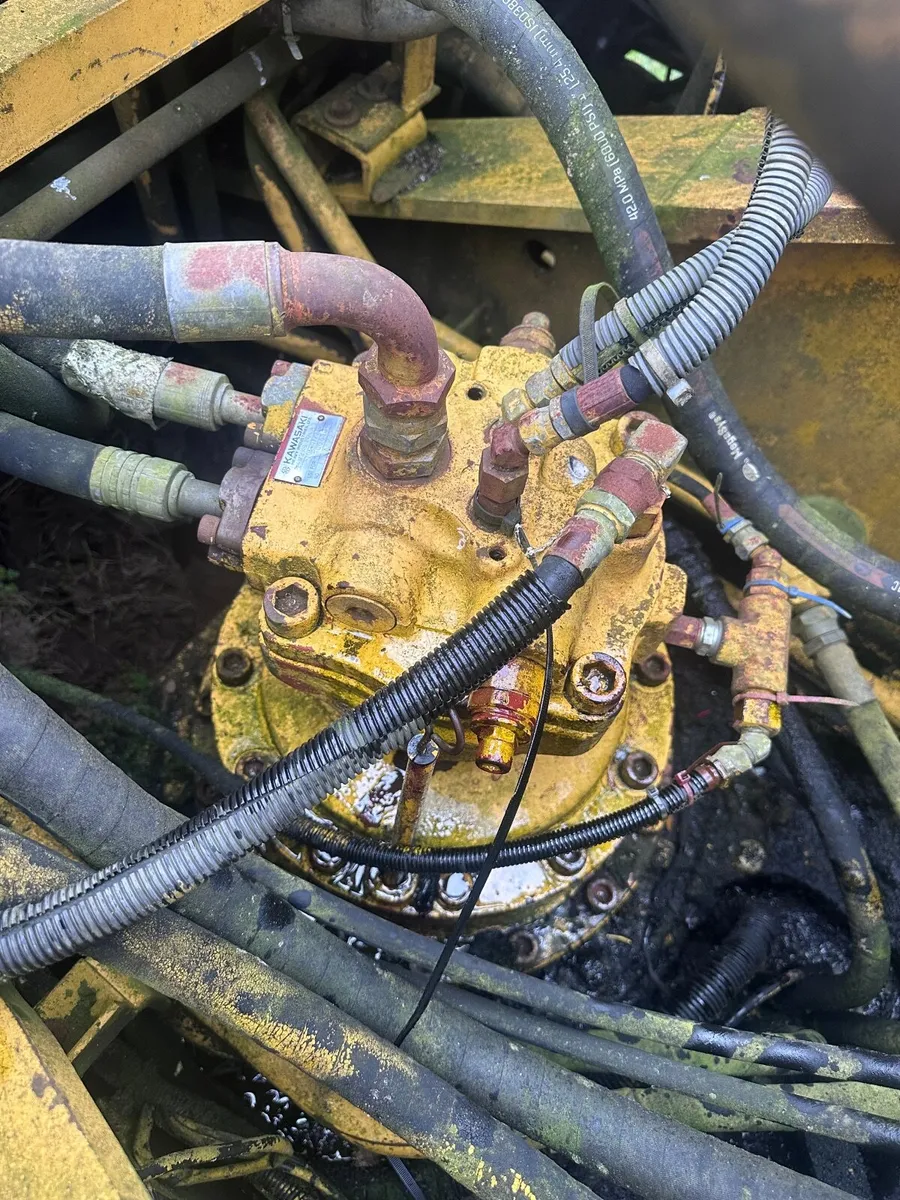 Jcb js 240lc - Image 3