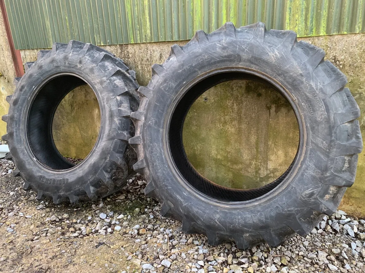 Tractor tyres - Image 1