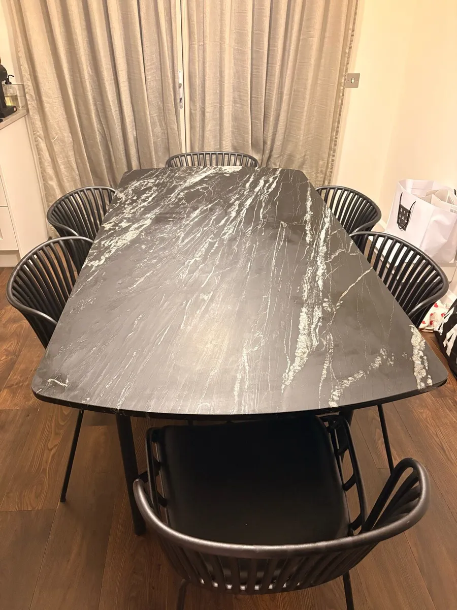 Table and Chairs - Image 2